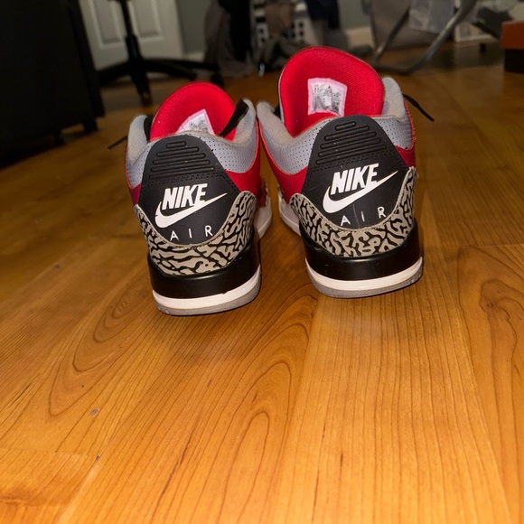 Jordan Red Cement 3 - Picture 4 of 6